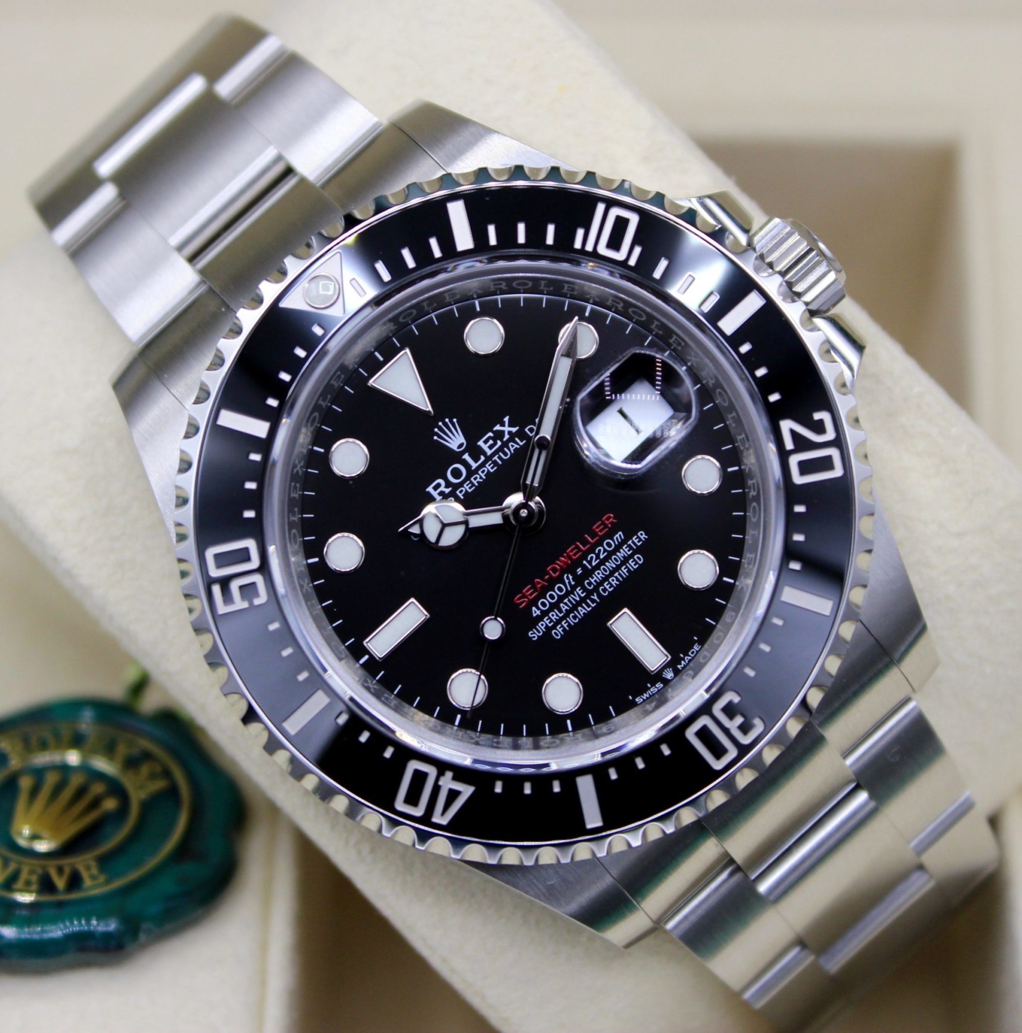 Rolex SeaDweller 4000 Ref 126600 Single Red Fullset 06/2020 DP