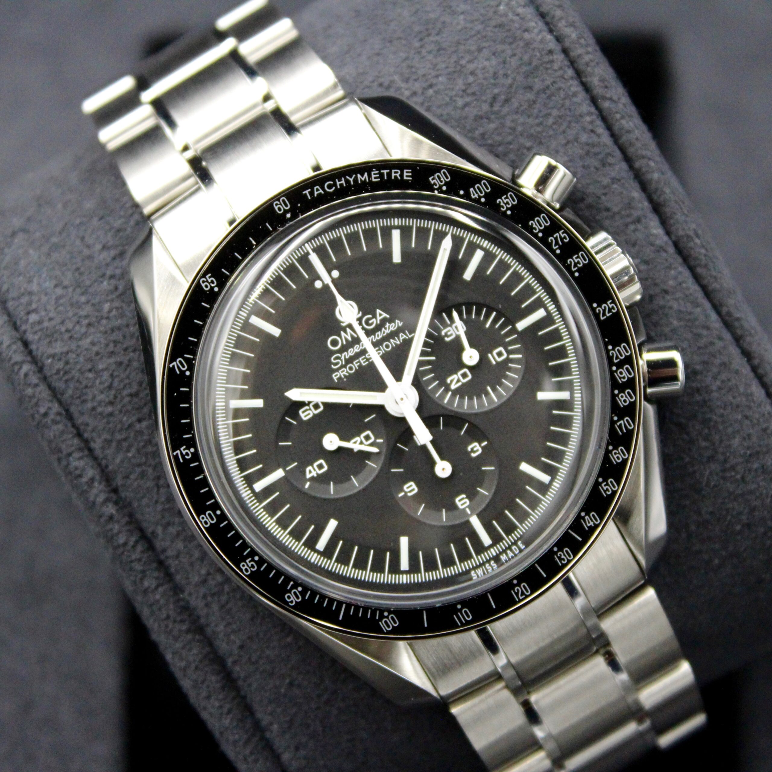 Omega Speedmaster Moonwatch Professional Chronograph 42 mm 11/