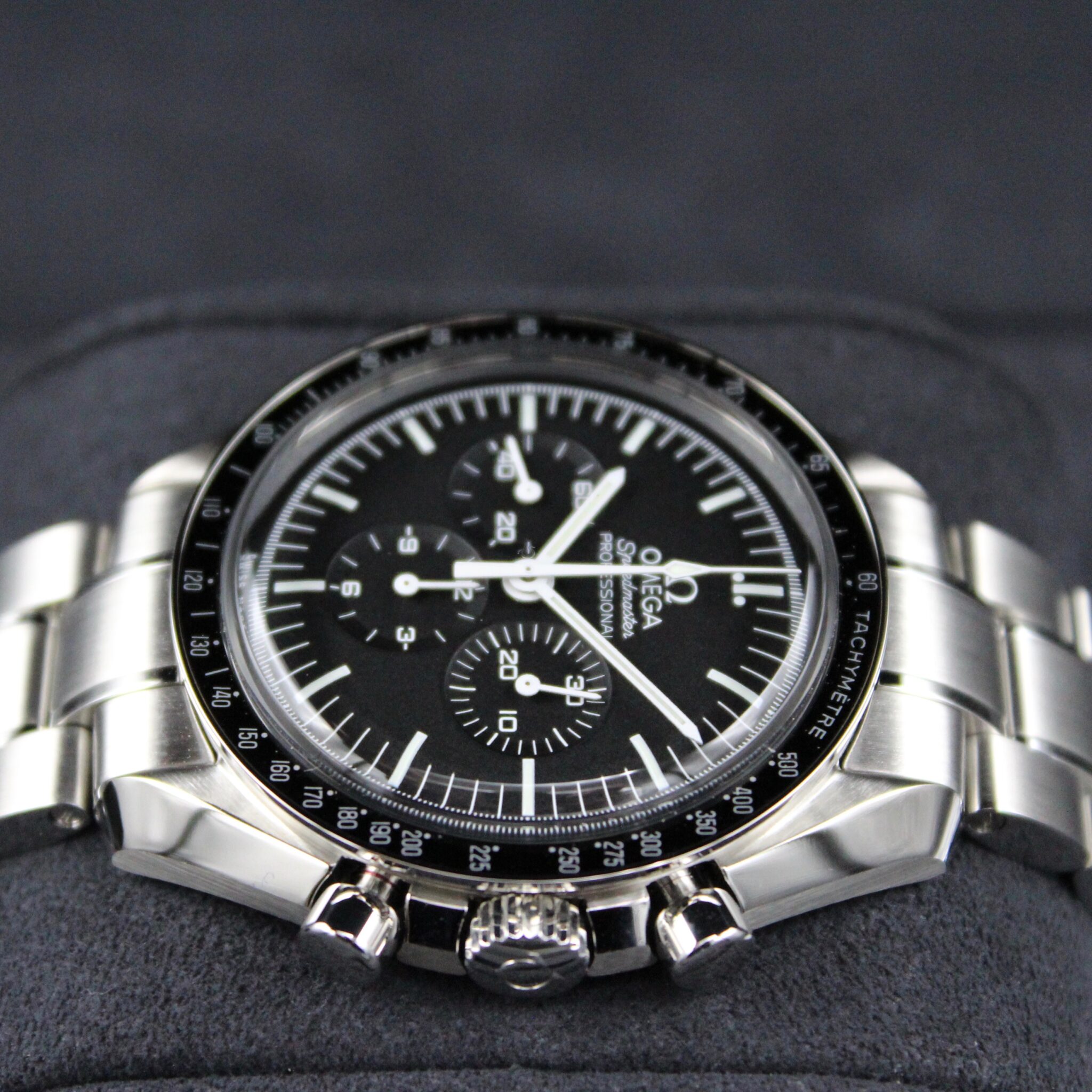 omega speedmaster professional moonwatch 2020