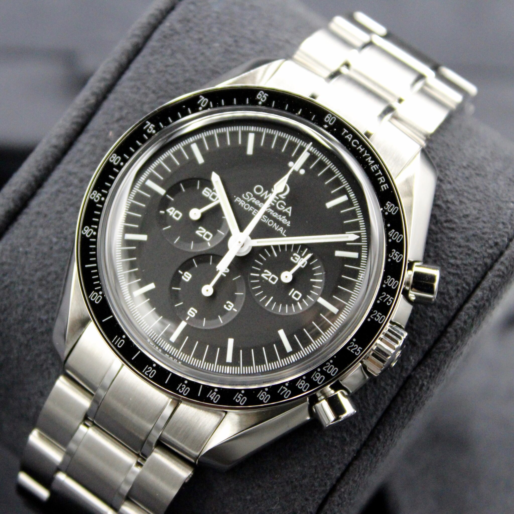 omega speedmaster pro moonwatch